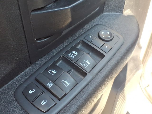 Used 2017 RAM 1500 Express AWD/4WD image 21