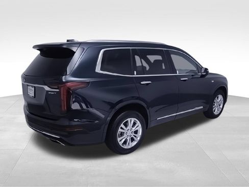 Used 2024 Cadillac XT6 Luxury w/ LPO, Floor Liner Package FWD image 9
