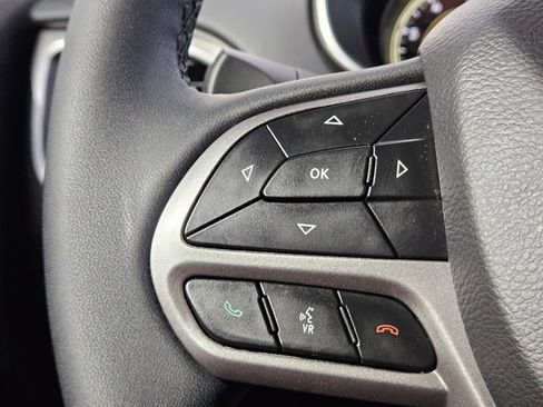 Used 2022 Jeep Cherokee Latitude Lux image 25