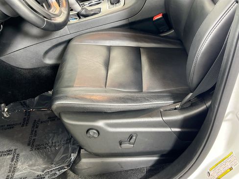 Used 2022 Jeep Grand Cherokee Limited image 18