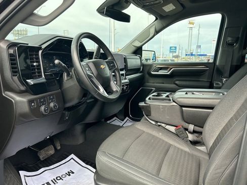 Used 2025 Chevrolet Silverado 1500 LT image 11