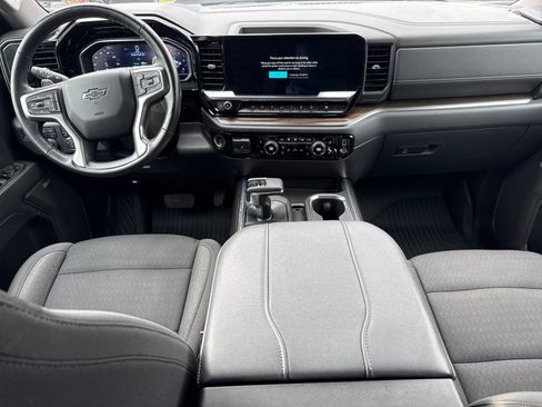 Used 2024 Chevrolet Silverado 1500 LT Trail Boss w/ Convenience Package II AWD/4WD image 13