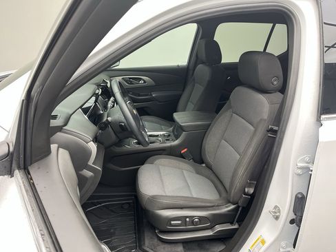 Certified 2023 Chevrolet Traverse LT image 9