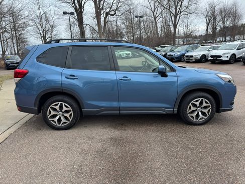 Used 2023 Subaru Forester Premium AWD/4WD image 8
