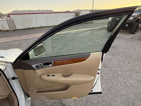 Used 2005 Lexus ES 330 image 15