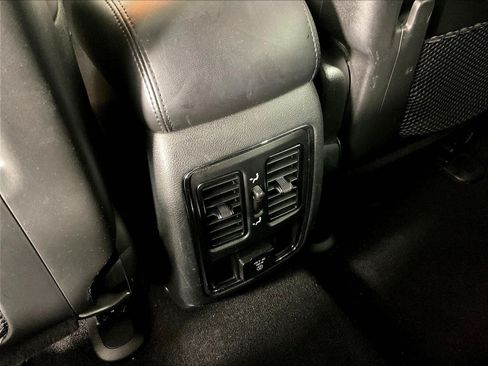 Used 2019 Jeep Grand Cherokee Altitude AWD/4WD image 11