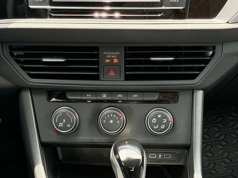 Certified 2024 Volkswagen Jetta S FWD image 18