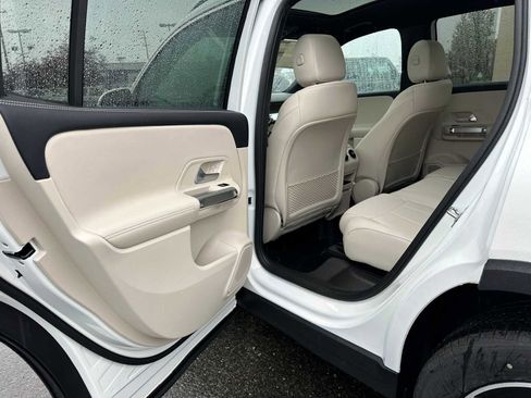 Used 2026 Mercedes-Benz GLB 250 4MATIC image 16
