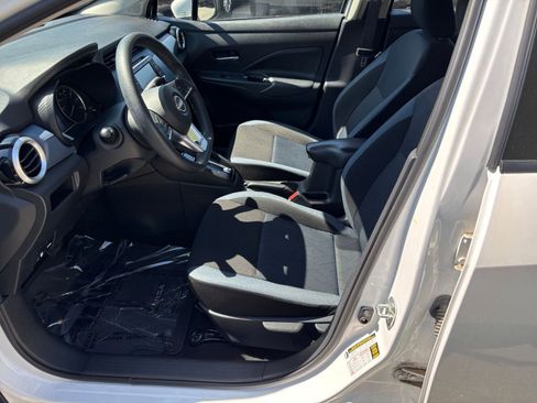 Used 2025 Nissan Versa SV image 24