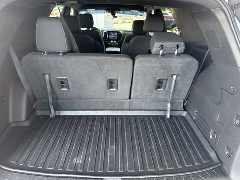Used 2023 Chevrolet Traverse LT FWD image 48