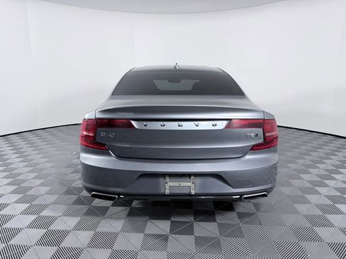 Used 2019 Volvo S90 T6 Momentum image 4