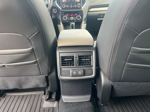 Used 2023 Subaru Forester Limited AWD/4WD image 25