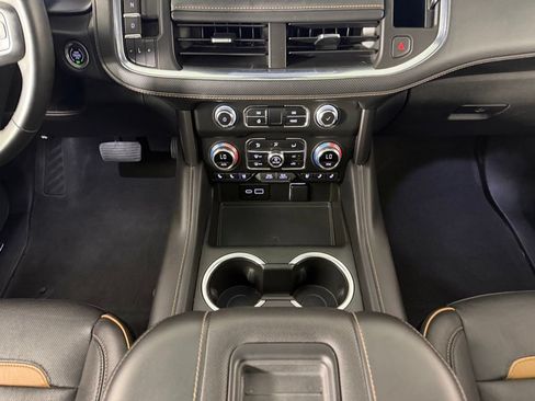 Used 2024 GMC Yukon AT4 w/ AT4 Premium Plus Package AWD/4WD image 17