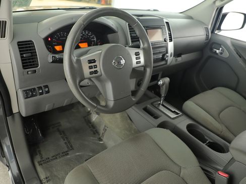 Used 2016 Nissan Frontier SV image 11