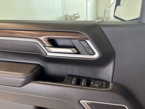 Used 2025 Chevrolet Silverado 1500 LT AWD/4WD image 15