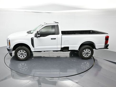 Used 2024 Ford F350 XLT w/ 360-Degree Camera Package image 32