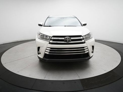Used 2018 Toyota Highlander Limited Platinum image 11