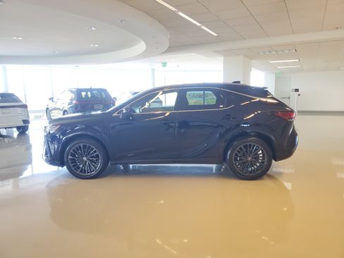 Used 2025 Lexus RX 350 Premium w/ Convenience Package FWD image 7