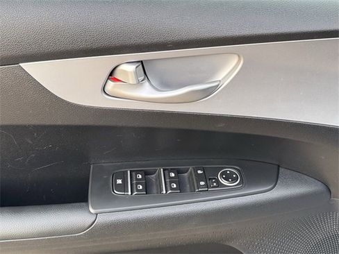 Used 2024 Kia Forte LXS image 19