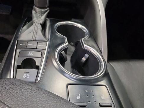 Used 2019 Toyota Camry FWD image 24