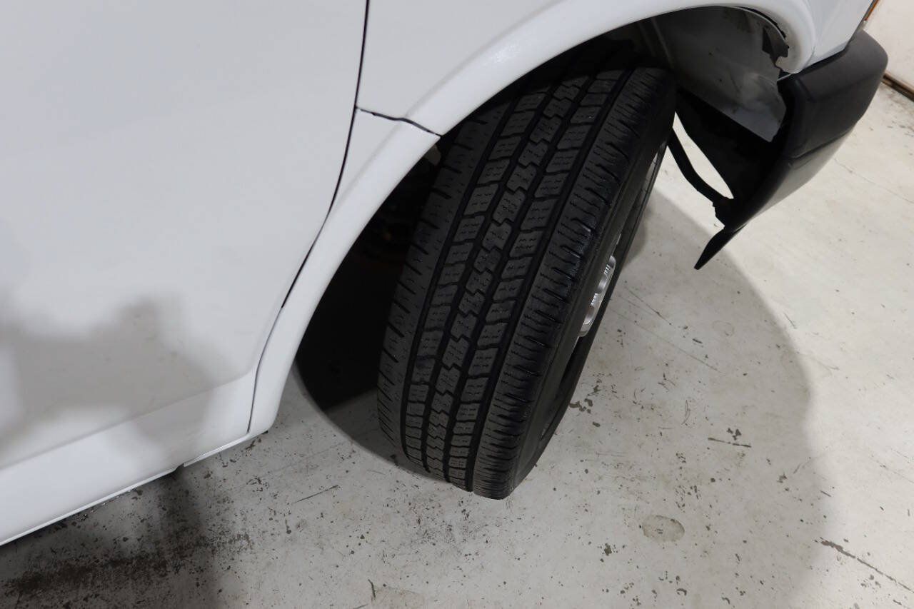 Used 2021 Chevrolet Express 2500 RWD image 34