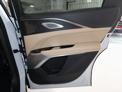 Certified 2026 Cadillac Lyriq Signature Luxury w/ Nappa Leather Package AWD/4WD image 19
