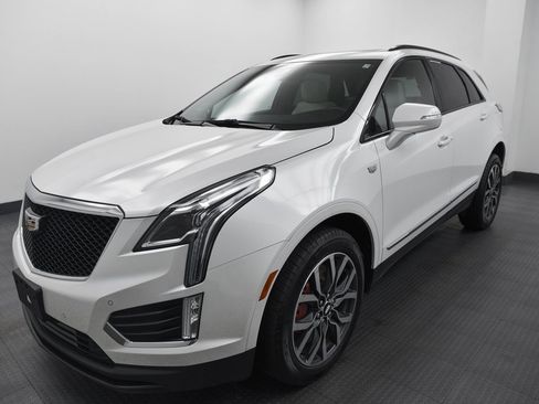 Used 2023 Cadillac XT5 Sportv image 3