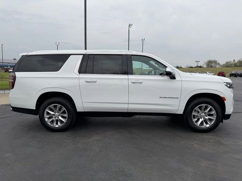 Used 2023 Chevrolet Suburban Premier AWD/4WD image 8