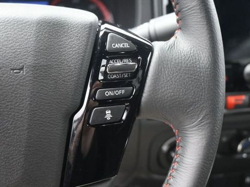Used 2025 Nissan Frontier PRO-4X AWD/4WD image 31