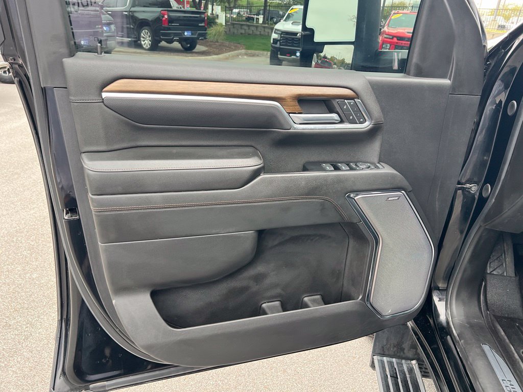 Used 2024 Chevrolet Silverado 3500 High Country w/ Technology Package AWD/4WD image 18