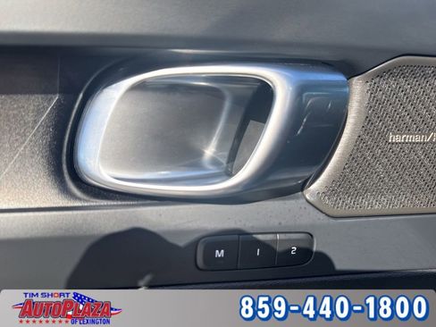 Used 2023 Volvo XC40 Recharge Ultimate image 54