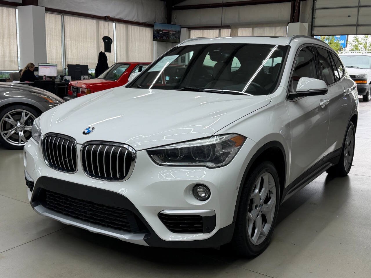 Used 2018 BMW X1 xDrive28i w/ Premium Package AWD/4WD image 5