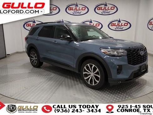 Used 2025 Ford Explorer ST-Line image 2