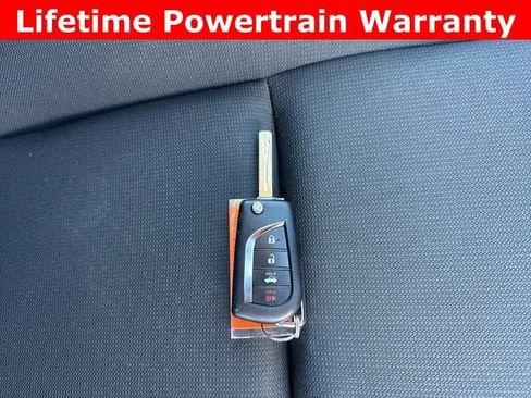 Used 2024 Toyota Corolla LE image 5