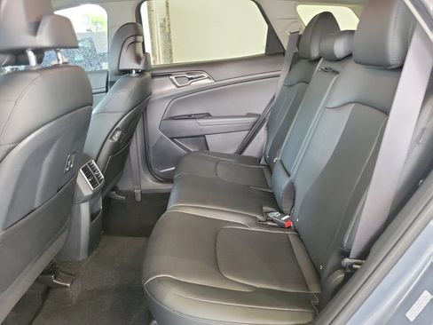 Used 2025 Kia Sportage EX FWD image 7