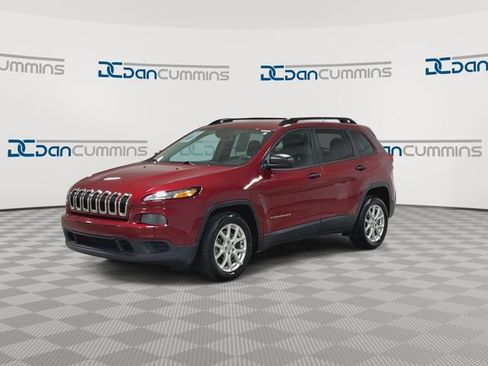 Used 2015 Jeep Cherokee Sport w/ Sport Appearance Group FWD image 4