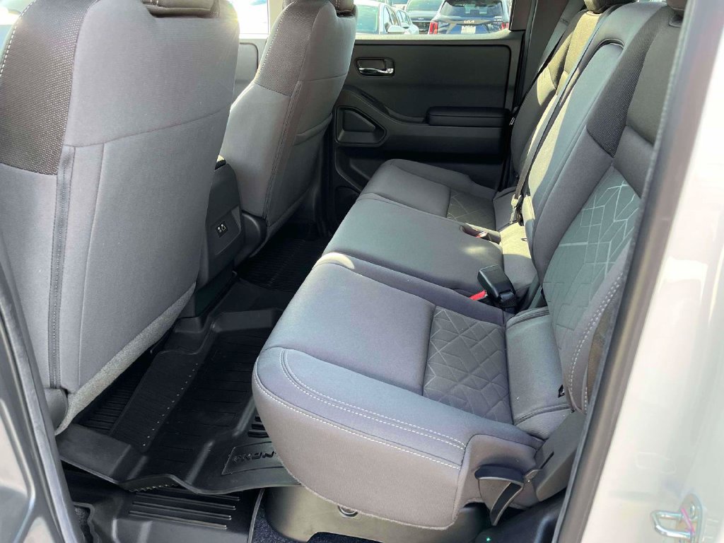 Used 2026 Nissan Frontier SV w/ All-Weather Content Package RWD image 6