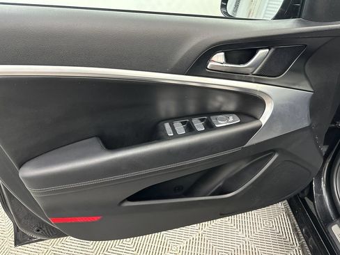 Used 2023 Genesis G70 2.0T AWD/4WD image 11