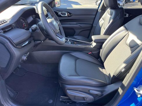 New 2026 Jeep Compass Latitude image 8