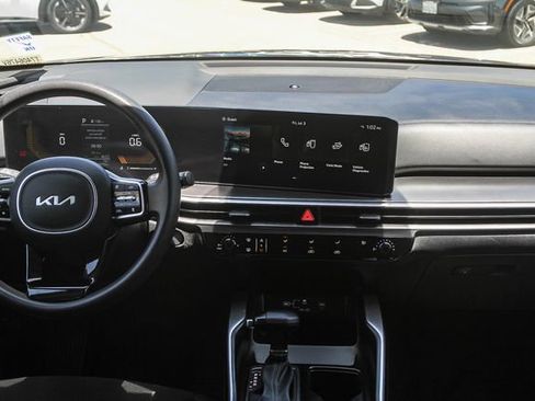 Certified 2024 Kia Sorento LX FWD image 13