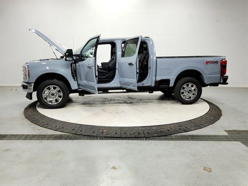 New 2026 Ford F250 Lariat w/ Chrome Package image 12