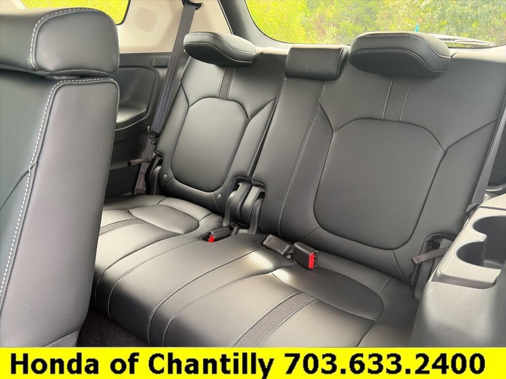 Certified 2025 Honda Pilot Touring image 23