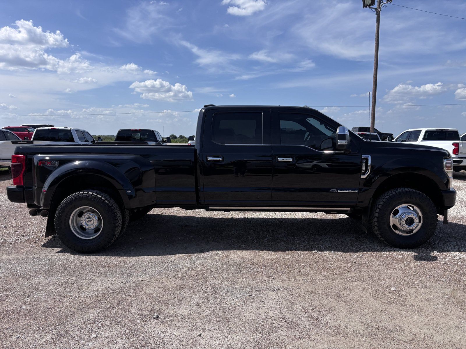 Used 2022 Ford F350 Platinum AWD/4WD image 7