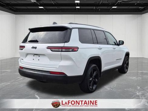 Used 2024 Jeep Grand Cherokee L Altitude AWD/4WD image 5