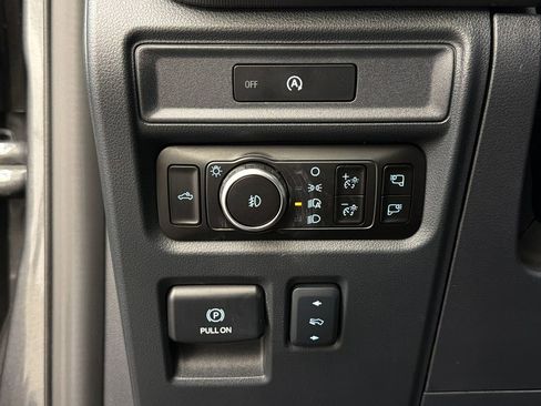Used 2025 Ford F150 Lariat AWD/4WD image 28