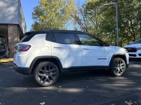 New 2026 Jeep Compass Limited image 18