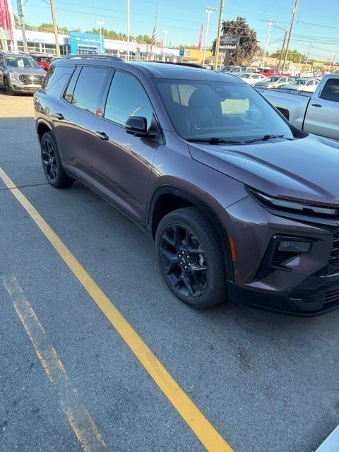 Used 2024 Chevrolet Traverse RS AWD/4WD image 1