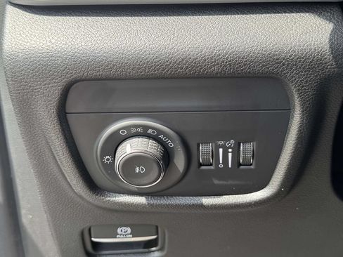 Used 2022 Jeep Grand Cherokee L Limited AWD/4WD image 28