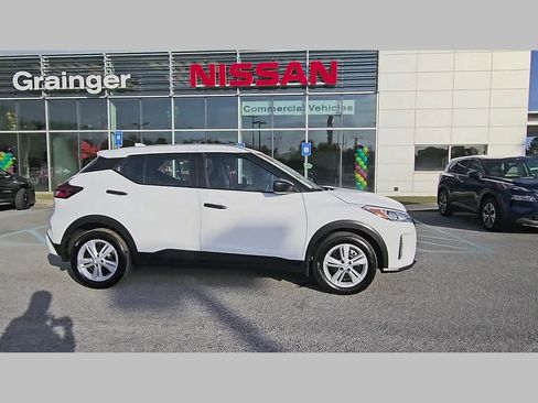 Used 2025 Nissan Kicks Play S image 35