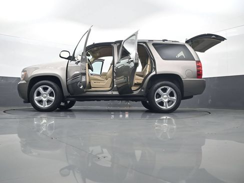 Used 2012 Chevrolet Tahoe LTZ AWD/4WD image 35